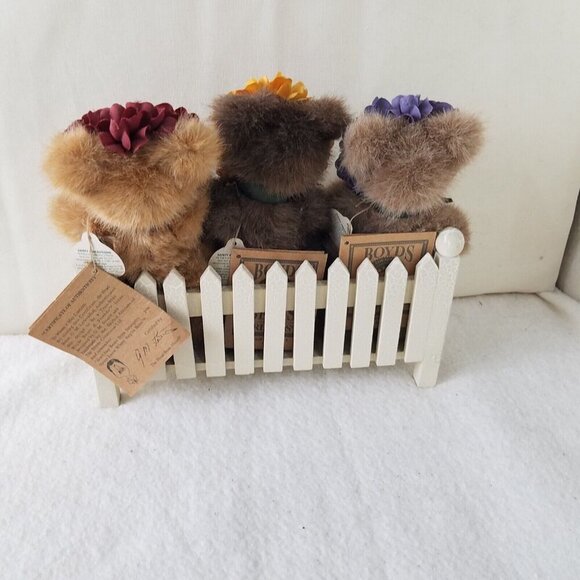 Boyds Bears three plush garden picket fence NWT garden wreath COA‎ 4-jointed - Picture 3 of 9